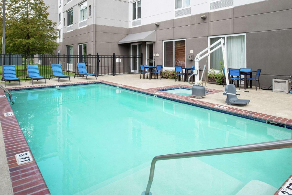 Hilton Garden Inn Baton Rouge Airport Main image